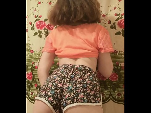 ❤️ Sexy jonge babe dy't har koarte broek op 'e kamera útstrielet Seksfideo by ús fy.novoporn-com.ru ❌❤